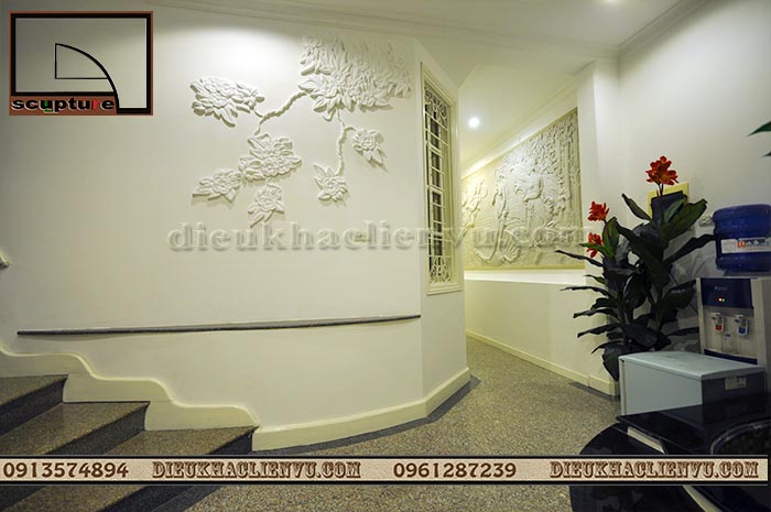 Góc tường trang trí phù đi&ecirc;u hoa văn